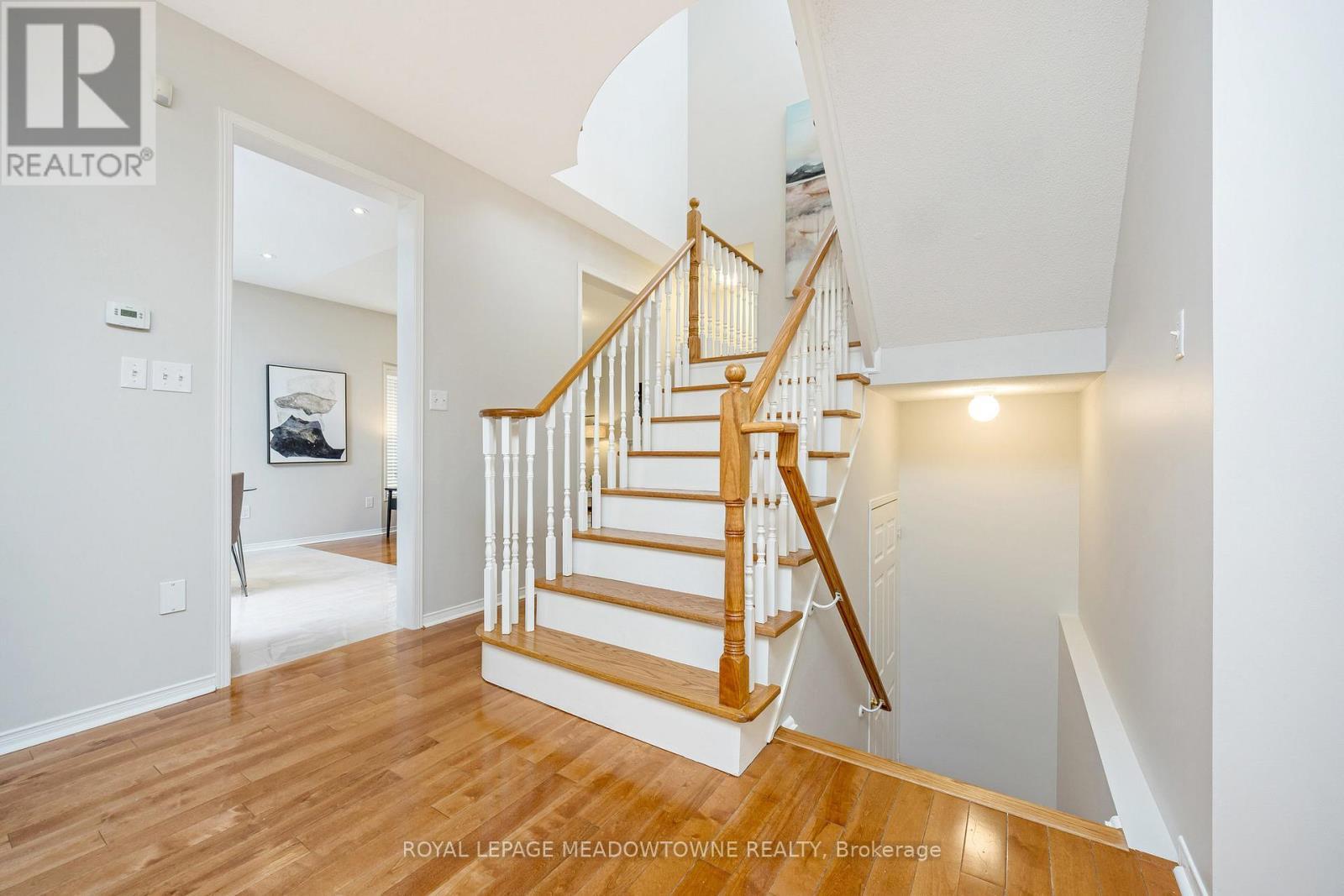 












996 VICKERMAN WAY

,
Milton,




Ontario
L9T0J6


