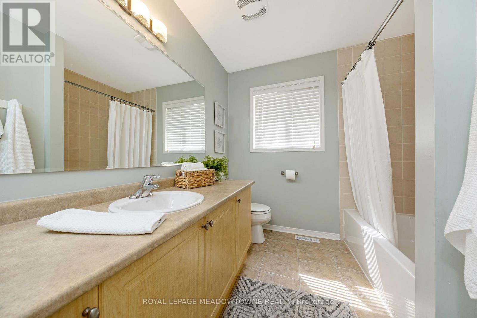 












996 VICKERMAN WAY

,
Milton,




Ontario
L9T0J6

