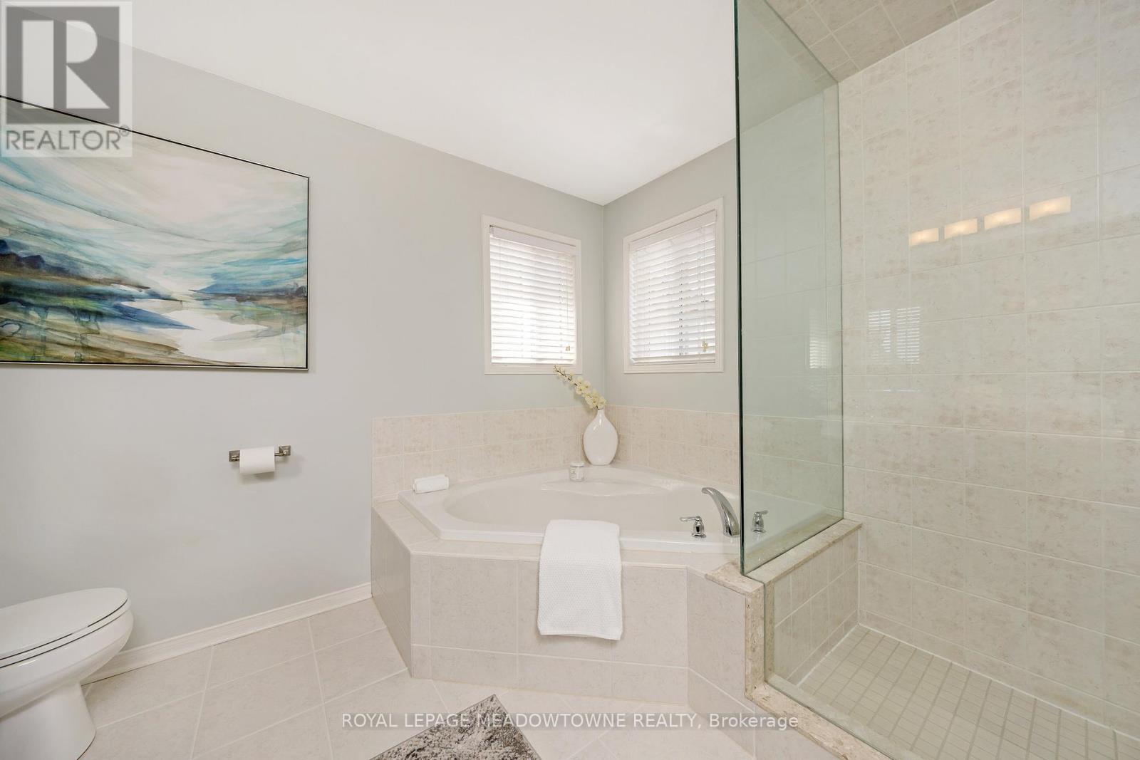 












996 VICKERMAN WAY

,
Milton,




Ontario
L9T0J6

