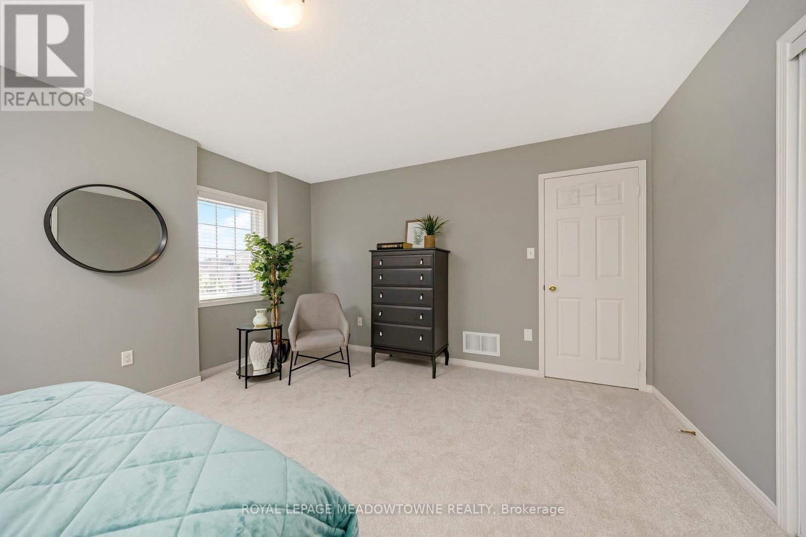












996 VICKERMAN WAY

,
Milton,




Ontario
L9T0J6

