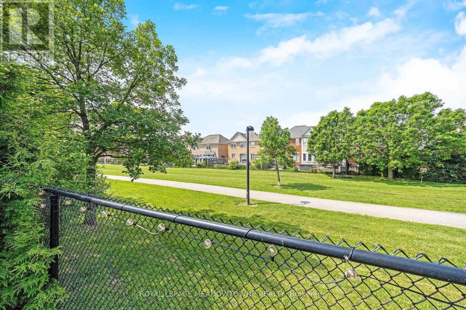 












996 VICKERMAN WAY

,
Milton,




Ontario
L9T0J6

