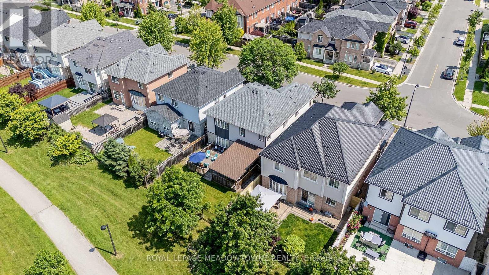 












996 VICKERMAN WAY

,
Milton,




Ontario
L9T0J6

