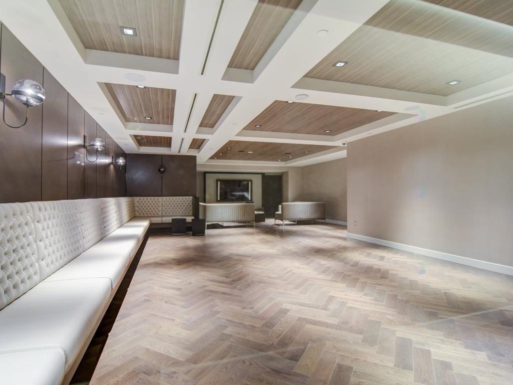 









1288


Rue St-Antoine O.

, 4905,
Montréal (Ville-Marie),




QC
H3C0X6

