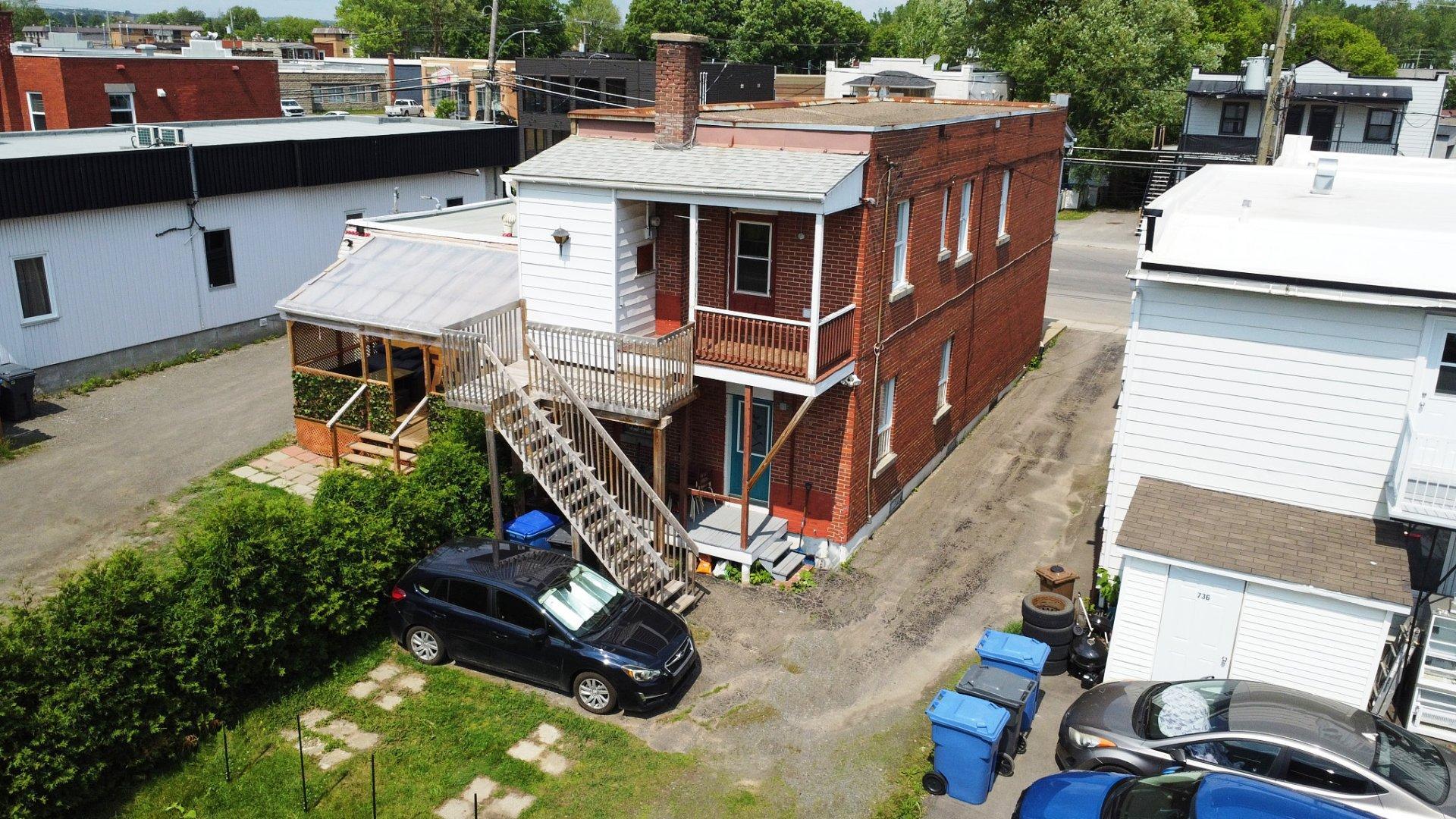 









740

 - 742


Rue St-Georges (St-Jerome)

,
Saint-Jérôme,




QC
J7Z5C6

