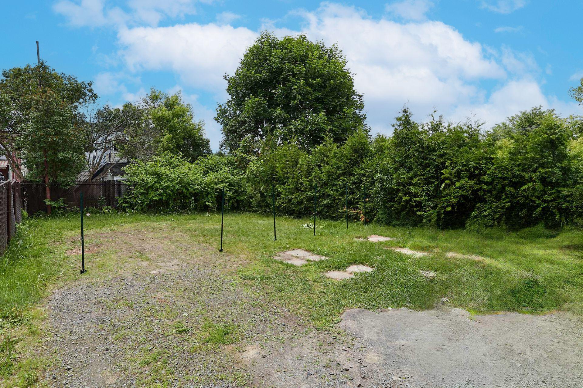 









740

 - 742


Rue St-Georges (St-Jerome)

,
Saint-Jérôme,




QC
J7Z5C6

