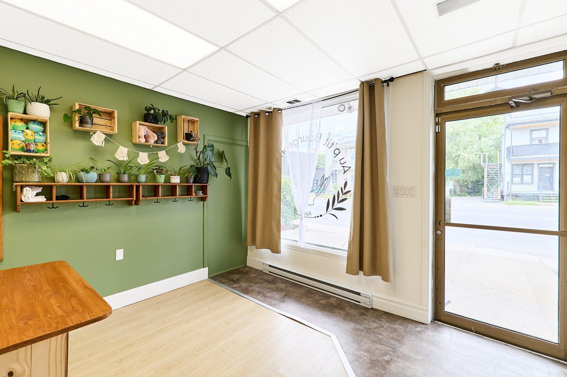 









740

 - 742


Rue St-Georges (St-Jerome)

,
Saint-Jérôme,




QC
J7Z5C6

