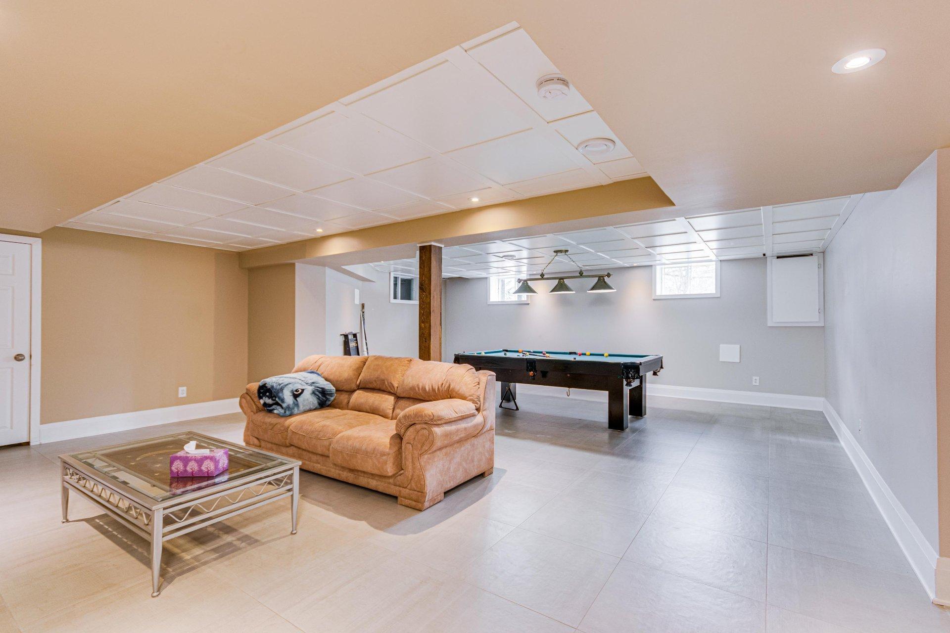 









146


Ch. du 6e-Rang

,
Val-des-Monts,




QC
J8N7R3


