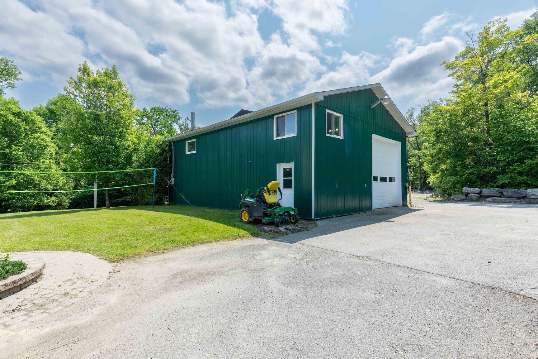 









146


Ch. du 6e-Rang

,
Val-des-Monts,




QC
J8N7R3

