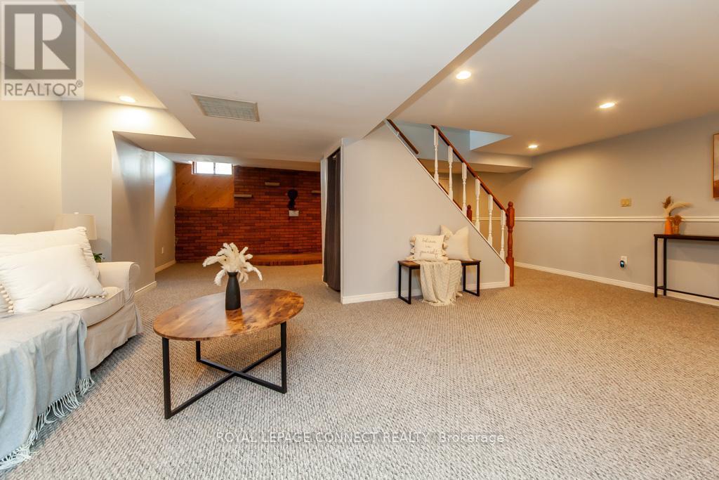 












98 CHESTER CRESCENT

,
Scugog,




Ontario
L9L1K8

