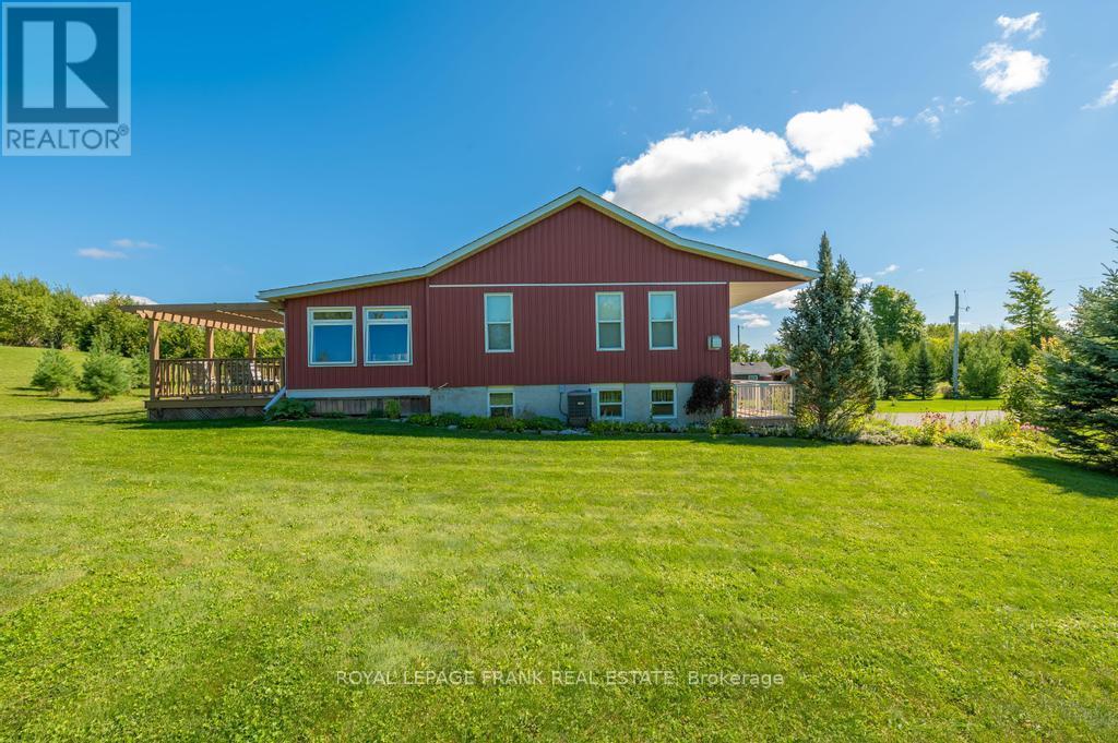 












406 LAKEHURST CIRCLE ROAD

,
Trent Lakes,




Ontario
K0L1J0

