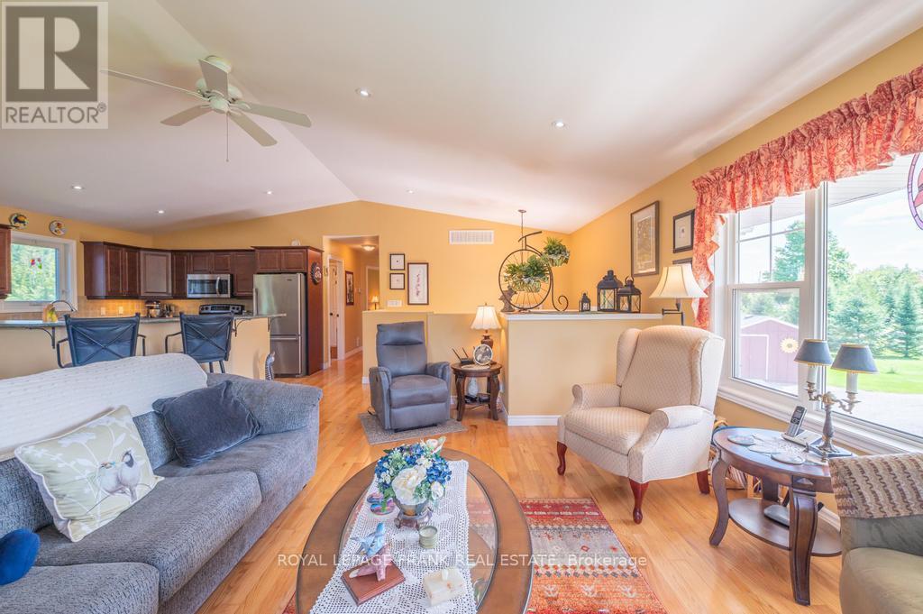 












406 LAKEHURST CIRCLE ROAD

,
Trent Lakes,




Ontario
K0L1J0

