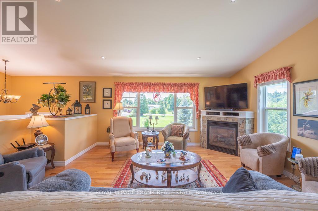 












406 LAKEHURST CIRCLE ROAD

,
Trent Lakes,




Ontario
K0L1J0

