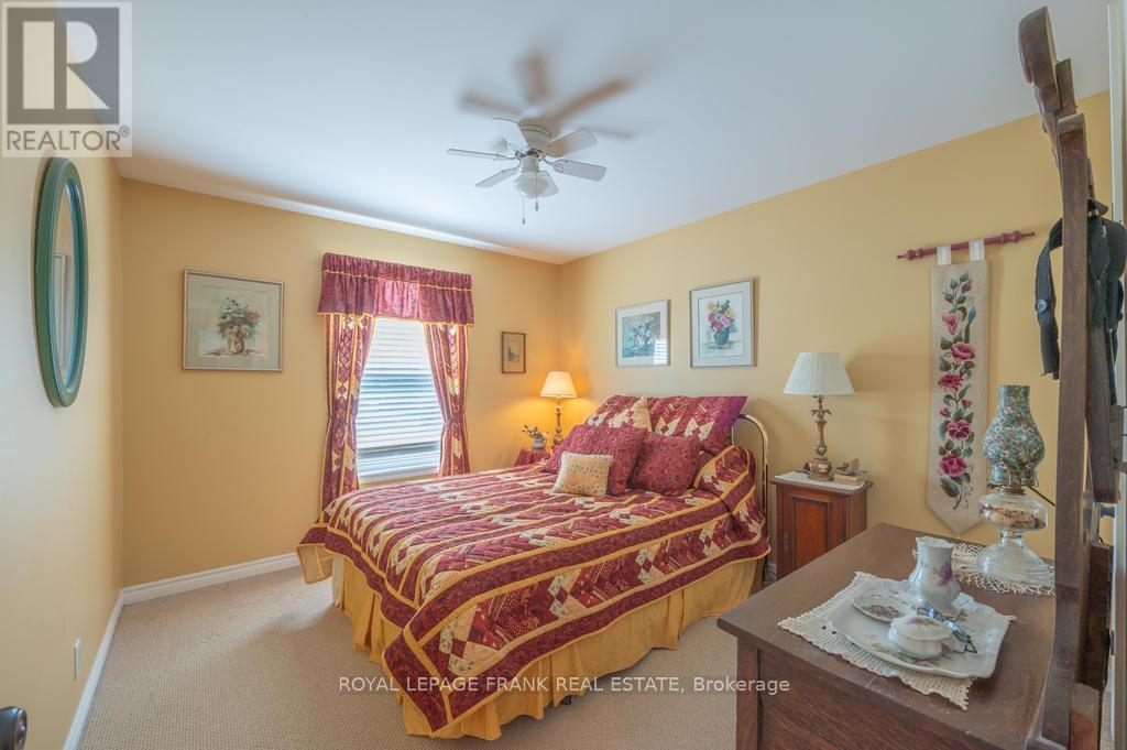 












406 LAKEHURST CIRCLE ROAD

,
Trent Lakes,




Ontario
K0L1J0

