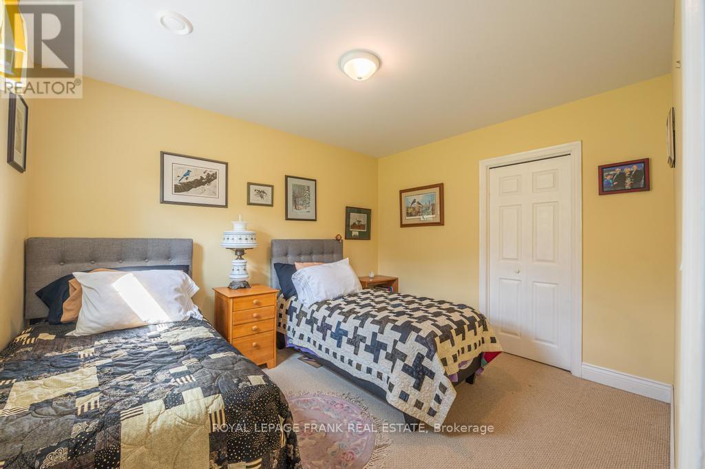 












406 LAKEHURST CIRCLE ROAD

,
Trent Lakes,




Ontario
K0L1J0

