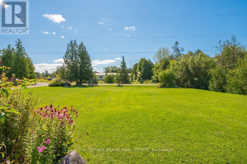 












406 LAKEHURST CIRCLE ROAD

,
Trent Lakes,




Ontario
K0L1J0

