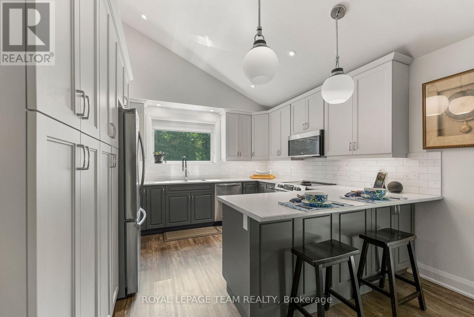 












554 POPLAR WAY

,
Greater Madawaska,




Ontario
K0J1H0

