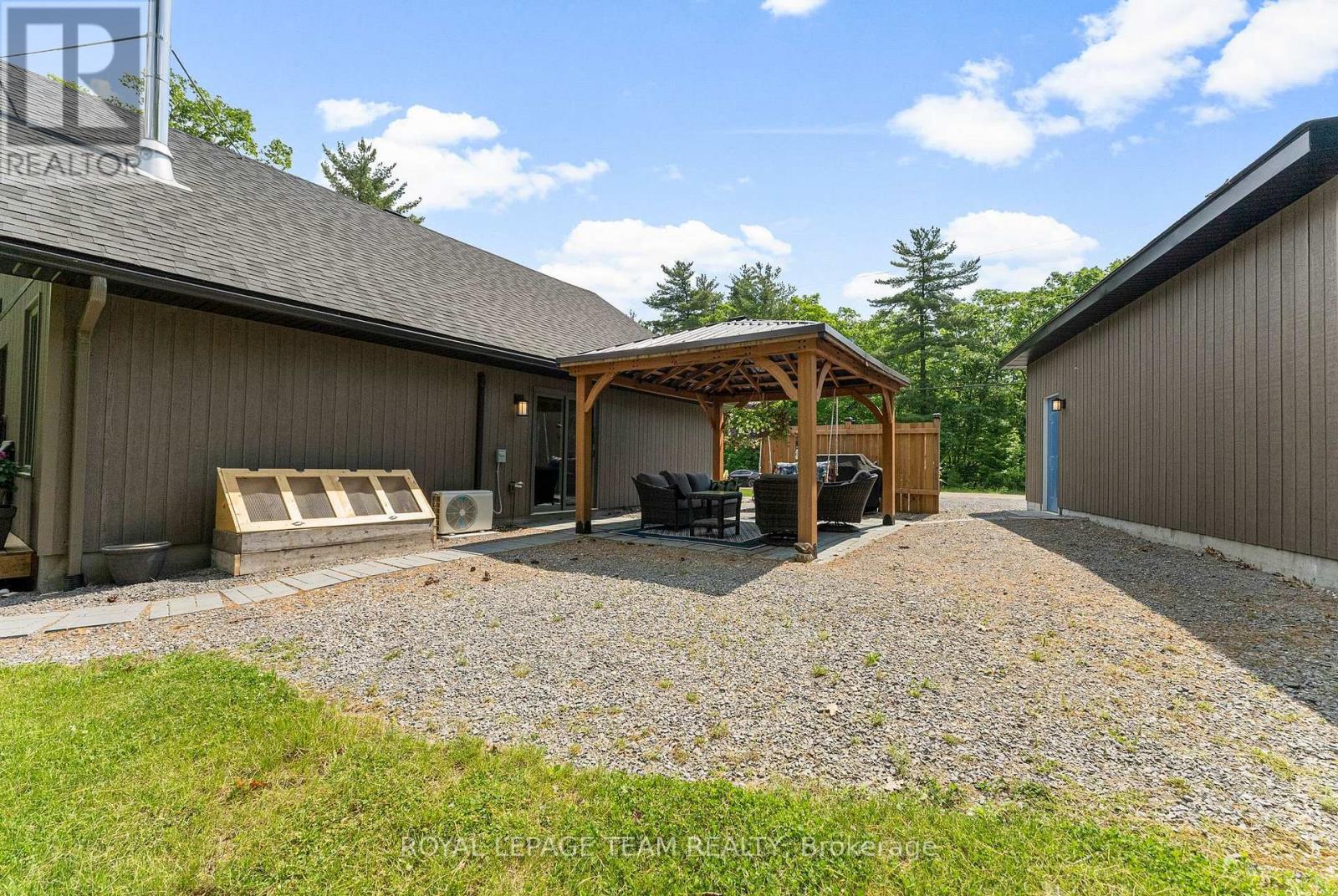 












554 POPLAR WAY

,
Greater Madawaska,




Ontario
K0J1H0

