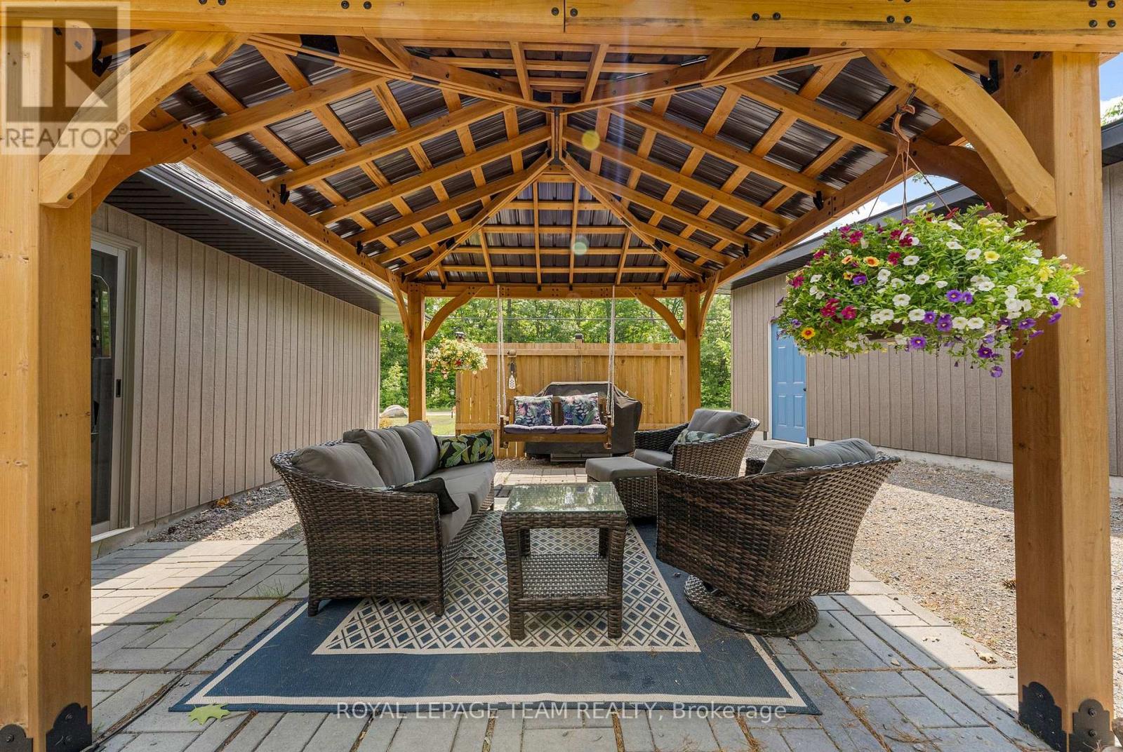 












554 POPLAR WAY

,
Greater Madawaska,




Ontario
K0J1H0

