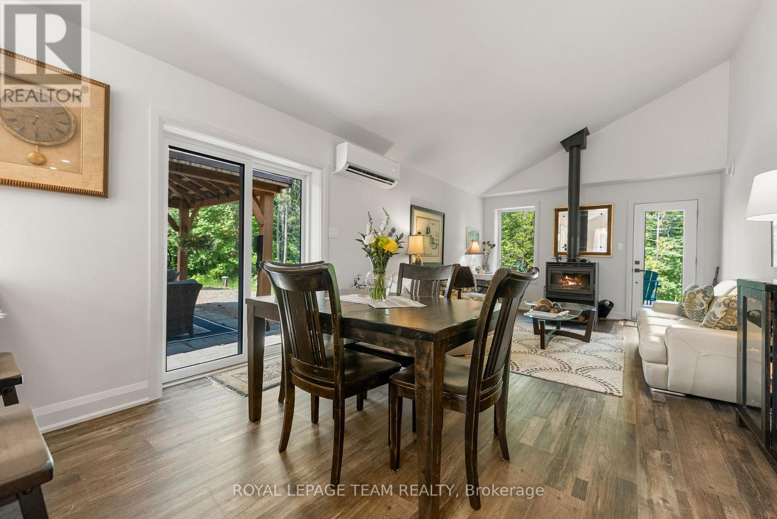 












554 POPLAR WAY

,
Greater Madawaska,




Ontario
K0J1H0

