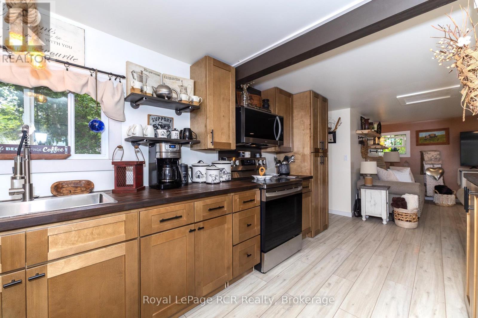 












809 BRUCE ROAD 13 ROAD

,
Native Leased Lands,




Ontario
N0H2L0


