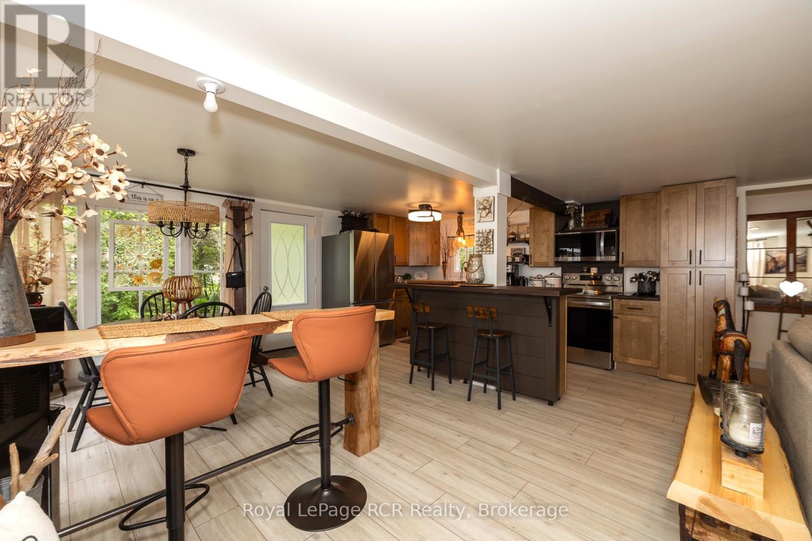 












809 BRUCE ROAD 13 ROAD

,
Native Leased Lands,




Ontario
N0H2L0

