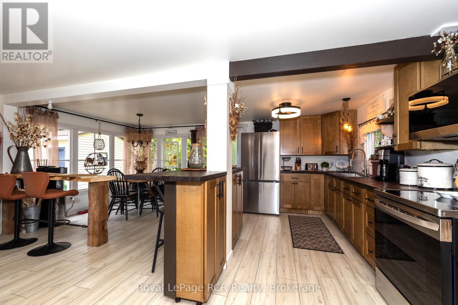 












809 BRUCE ROAD 13 ROAD

,
Native Leased Lands,




Ontario
N0H2L0


