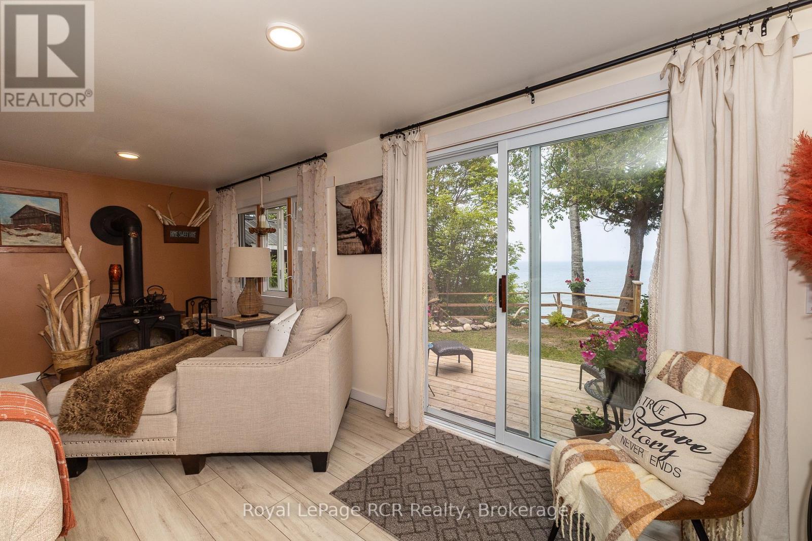 












809 BRUCE ROAD 13 ROAD

,
Native Leased Lands,




Ontario
N0H2L0

