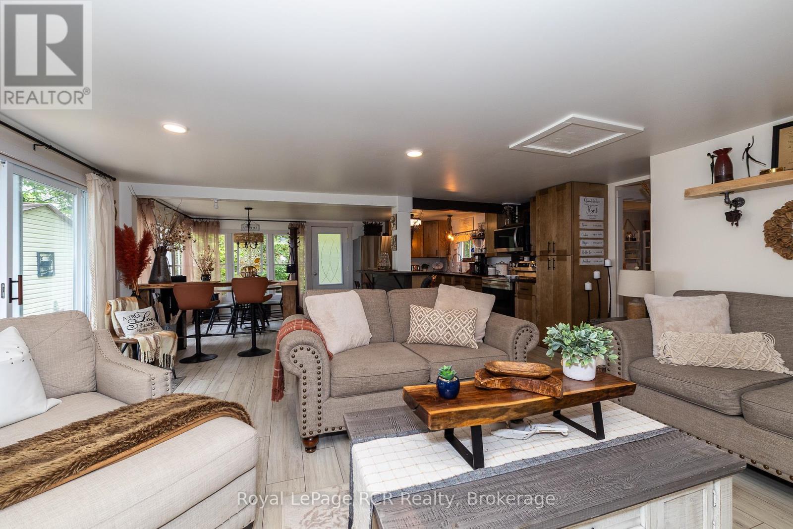 












809 BRUCE ROAD 13 ROAD

,
Native Leased Lands,




Ontario
N0H2L0

