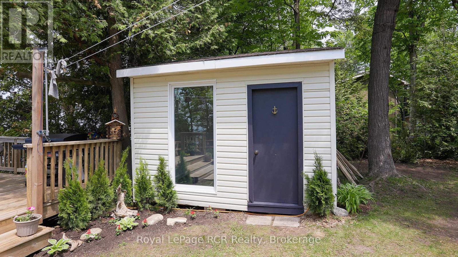 












809 BRUCE ROAD 13 ROAD

,
Native Leased Lands,




Ontario
N0H2L0

