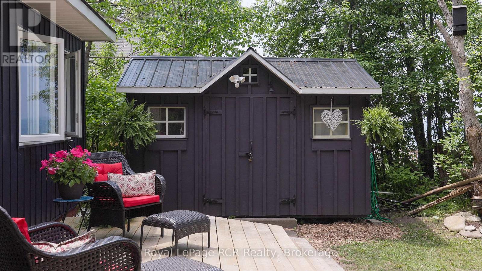 












809 BRUCE ROAD 13 ROAD

,
Native Leased Lands,




Ontario
N0H2L0

