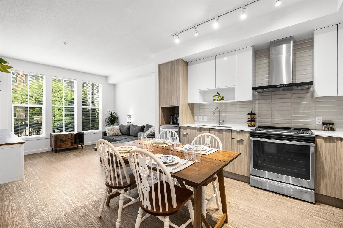 









1770


Richter

Street, 123,
Kelowna,




BC
V1Y 0E6

