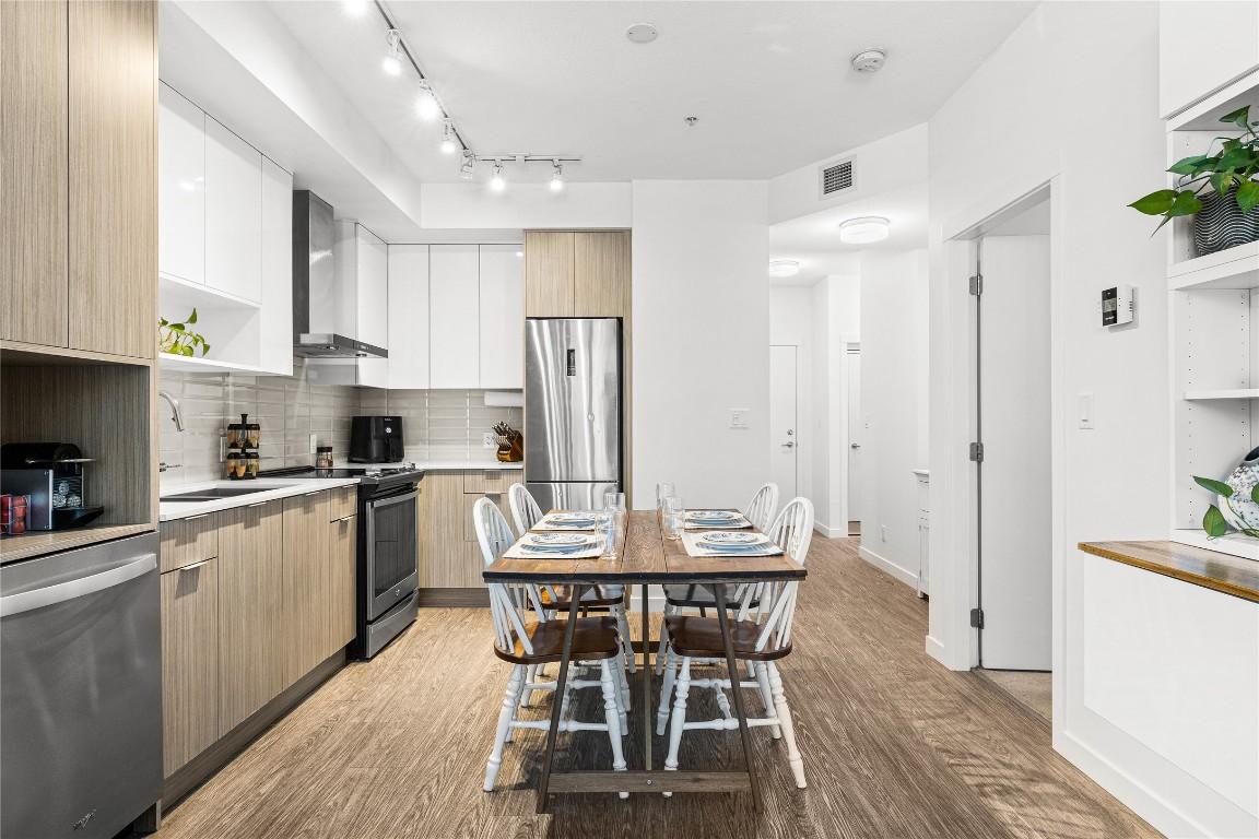 









1770


Richter

Street, 123,
Kelowna,




BC
V1Y 0E6

