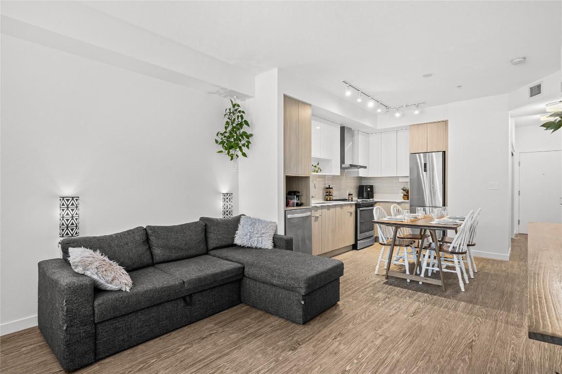 









1770


Richter

Street, 123,
Kelowna,




BC
V1Y 0E6

