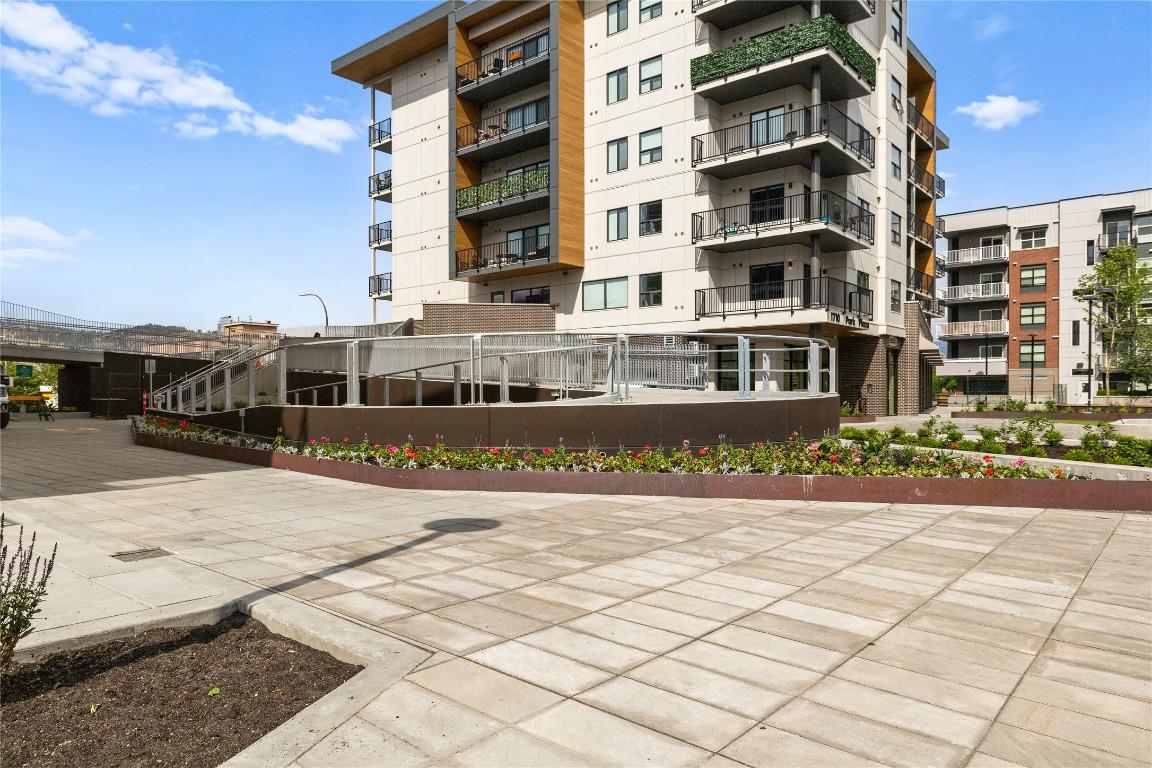 









1770


Richter

Street, 123,
Kelowna,




BC
V1Y 0E6

