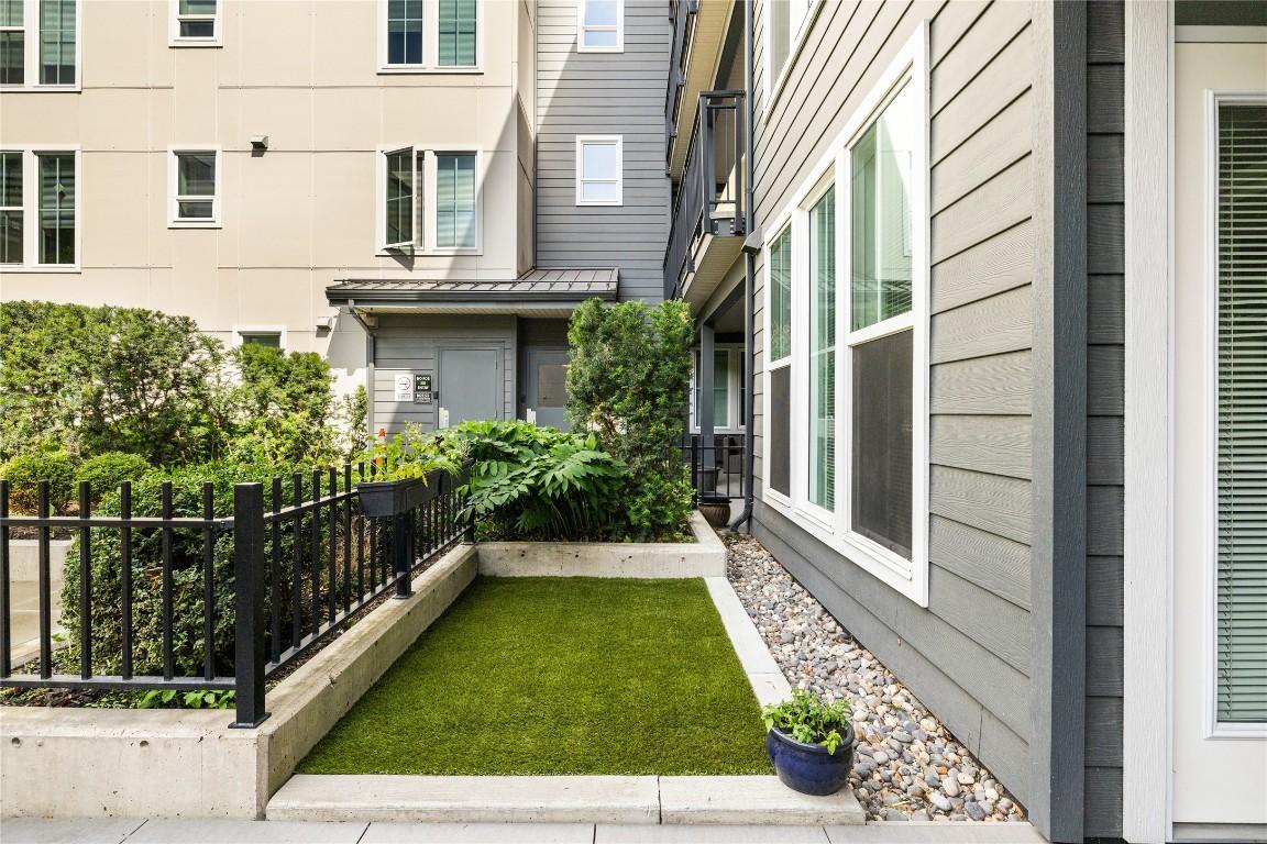 









1770


Richter

Street, 123,
Kelowna,




BC
V1Y 0E6

