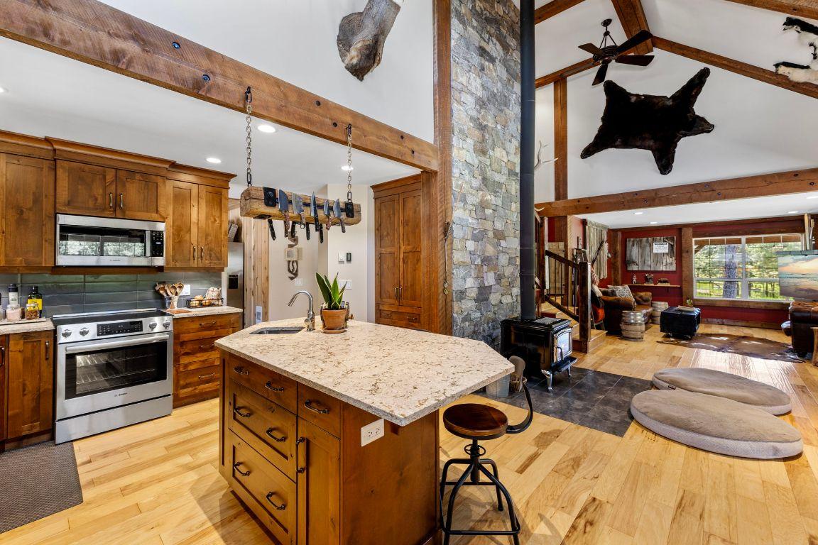 









6241


33

Highway,
Carmi,




BC
V0H 1A0

