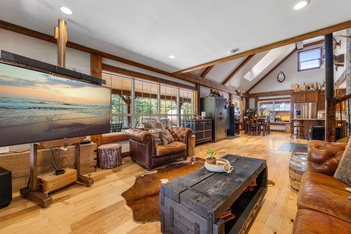 









6241


33

Highway,
Carmi,




BC
V0H 1A0

