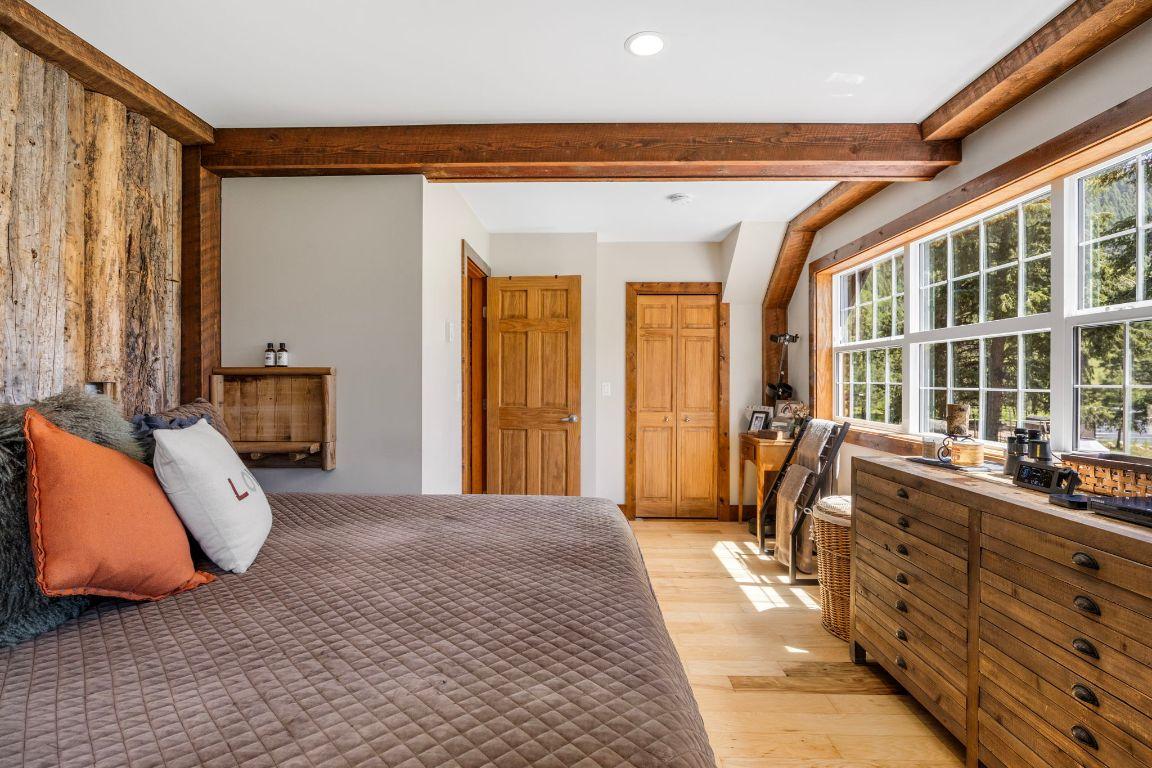 









6241


33

Highway,
Carmi,




BC
V0H 1A0

