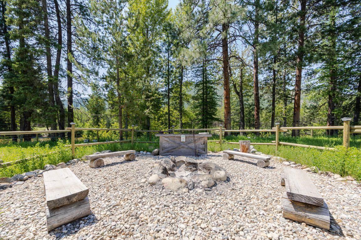 









6241


33

Highway,
Carmi,




BC
V0H 1A0

