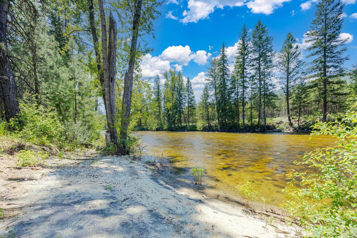 









6241


33

Highway,
Carmi,




BC
V0H 1A0

