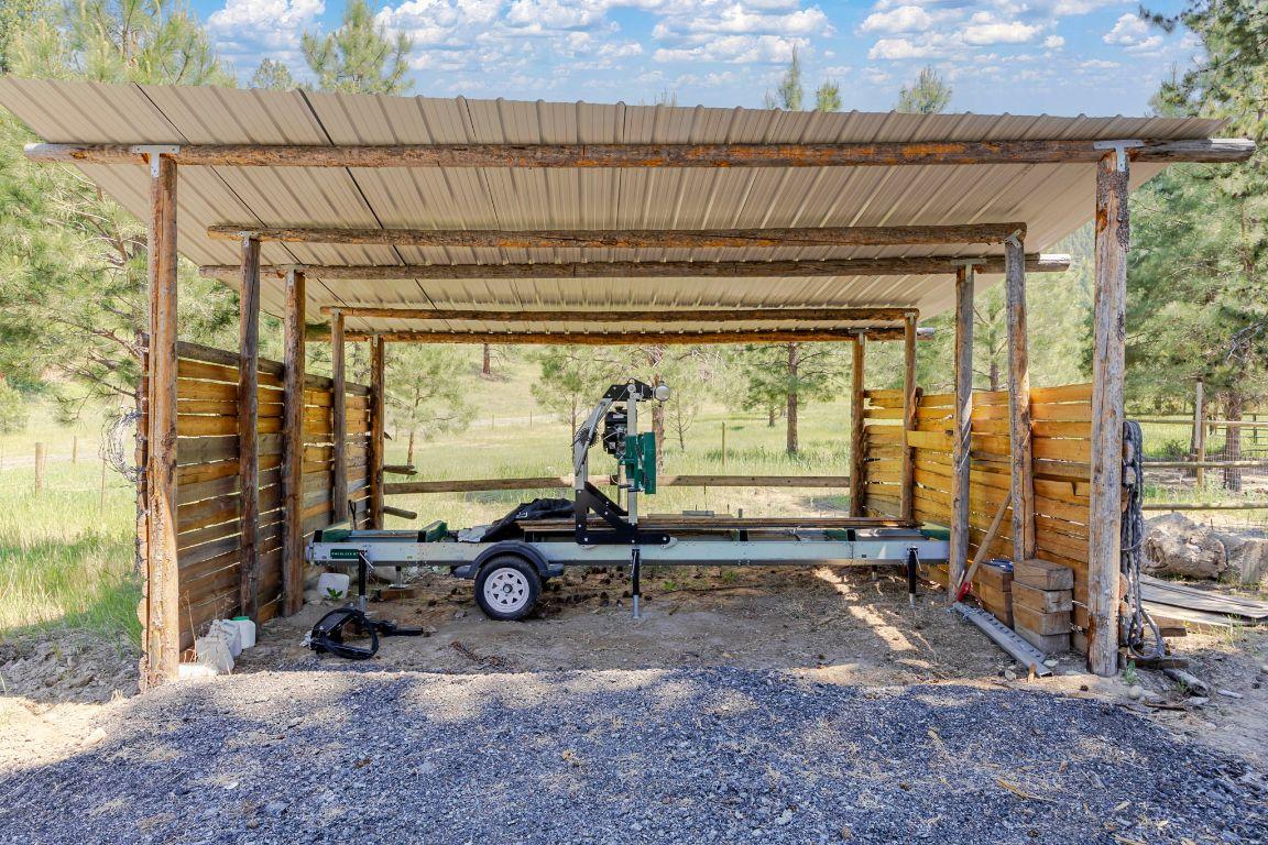 









6241


33

Highway,
Carmi,




BC
V0H 1A0

