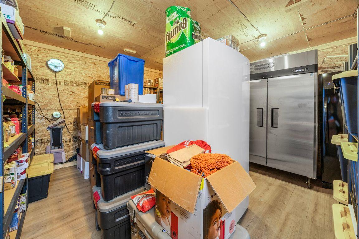 









6241


33

Highway,
Carmi,




BC
V0H 1A0

