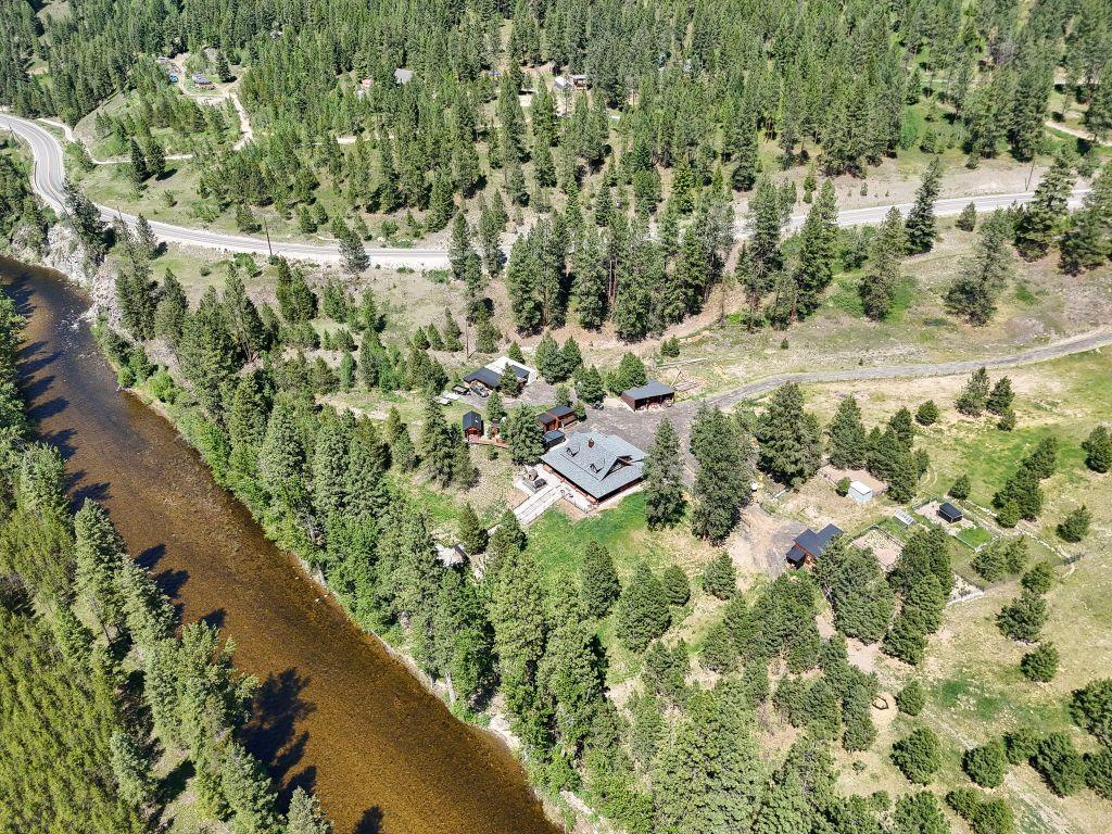 









6241


33

Highway,
Carmi,




BC
V0H 1A0

