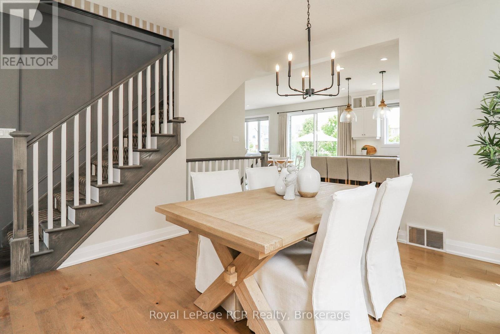 












7 PORTLAND STREET

,
Collingwood,




Ontario
L9Y2L3

