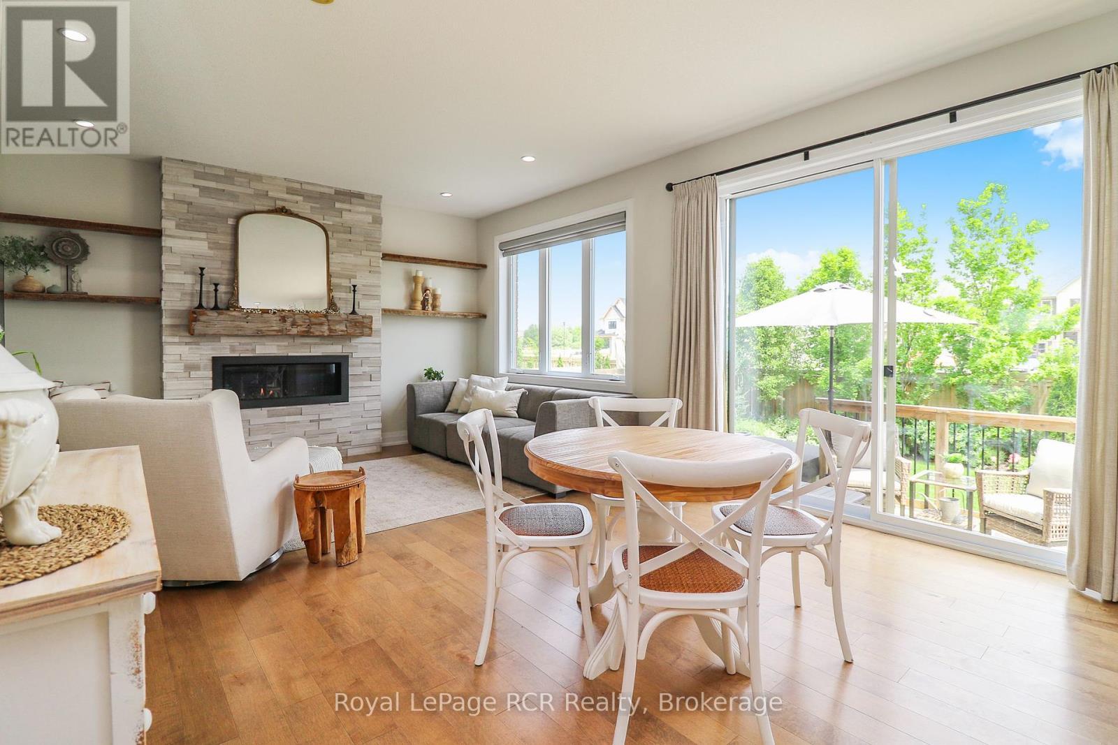 












7 PORTLAND STREET

,
Collingwood,




Ontario
L9Y2L3

