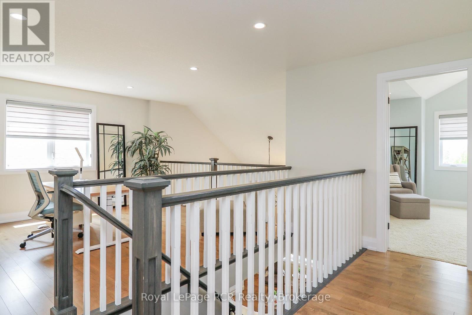 












7 PORTLAND STREET

,
Collingwood,




Ontario
L9Y2L3

