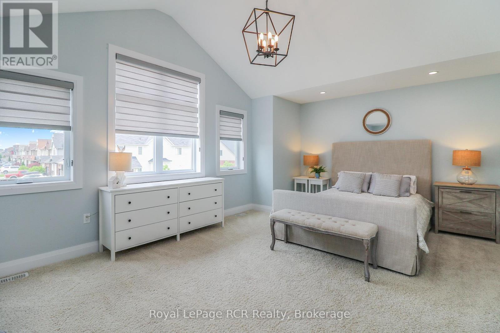 












7 PORTLAND STREET

,
Collingwood,




Ontario
L9Y2L3

