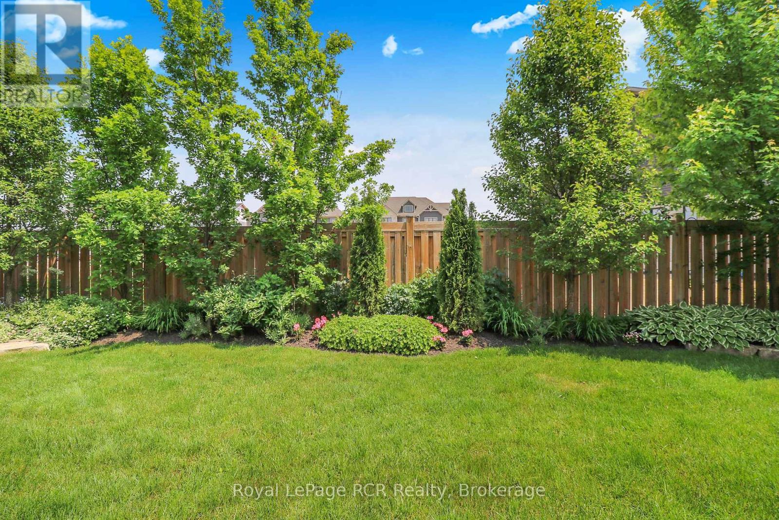 












7 PORTLAND STREET

,
Collingwood,




Ontario
L9Y2L3


