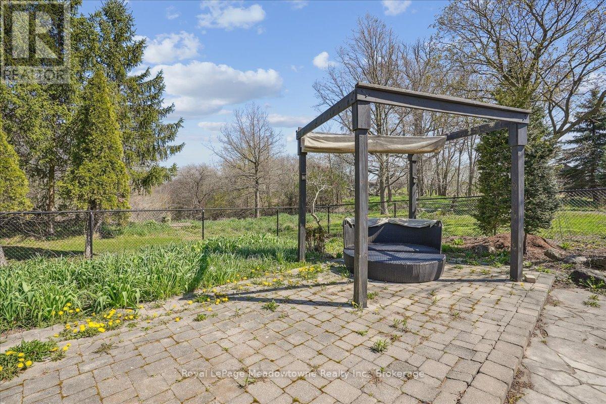 












12840 BRITANNIA ROAD

,
Milton (MI Rural Milton),




Ontario
L9E0V3

