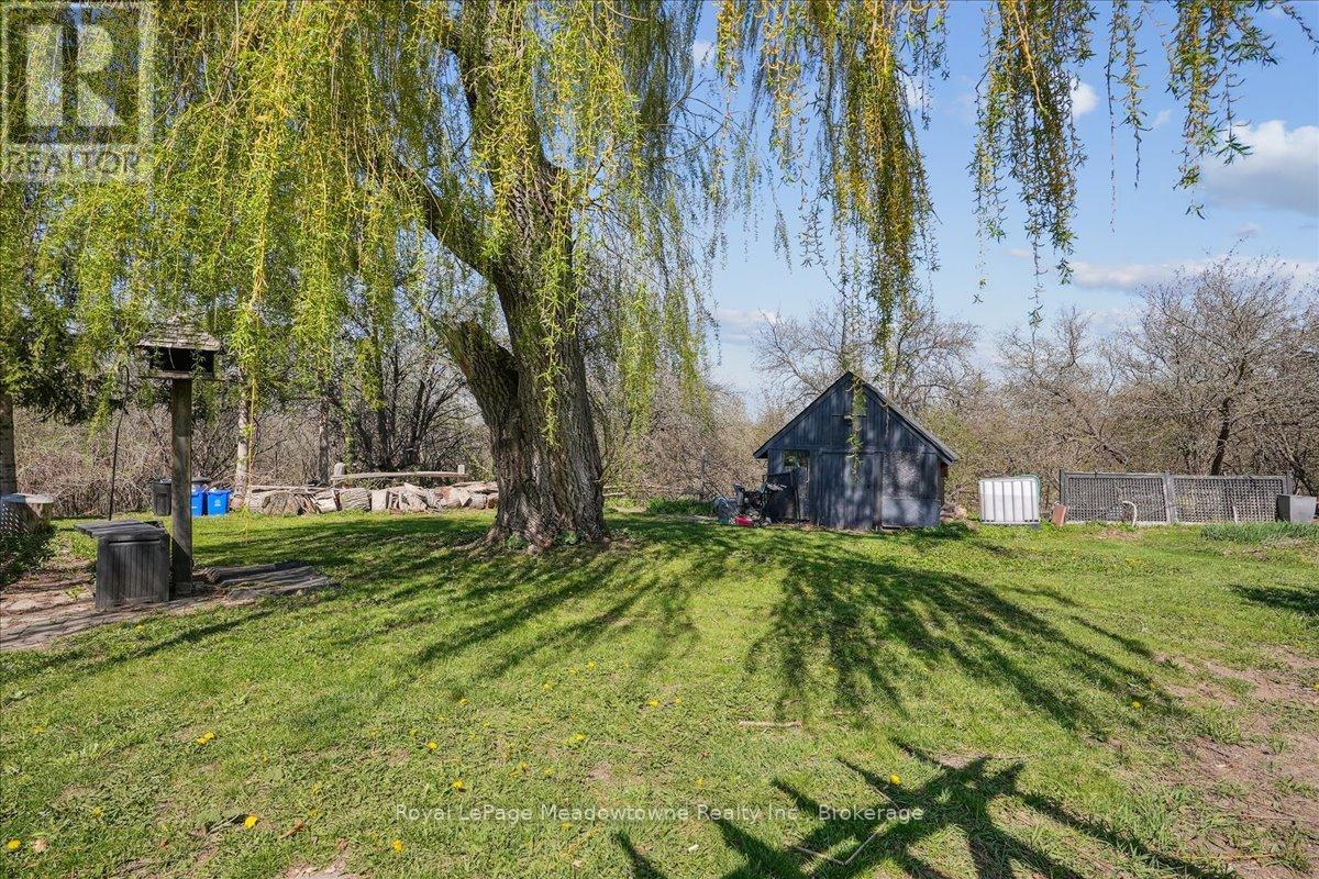 












12840 BRITANNIA ROAD

,
Milton (MI Rural Milton),




Ontario
L9E0V3

